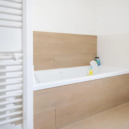 Hébergement de vacances Charmante Maison Moderne - Quartier Des Roses - 8 Personnes